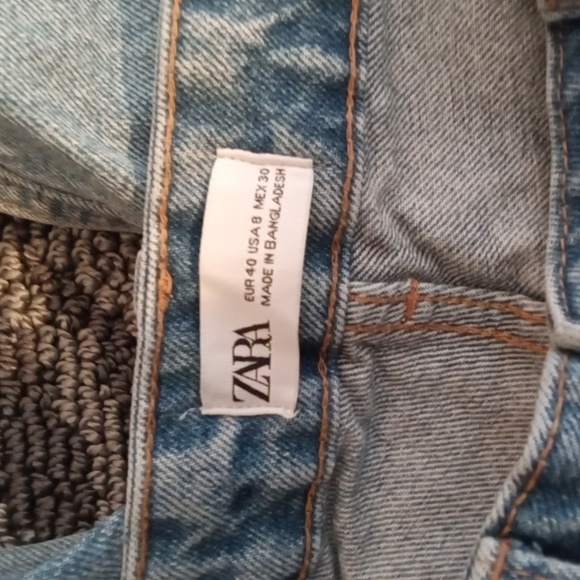 Zara Womens Busted Knees Distressed Slightly Baggie Button Fly Size 8 - Picture 4 of 11